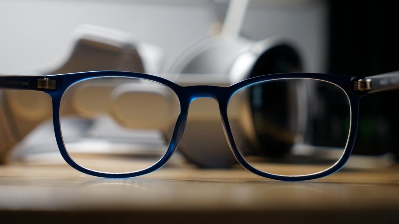 Longtime leaker joins others in saying Apple Glasses won't arrive until late 2027