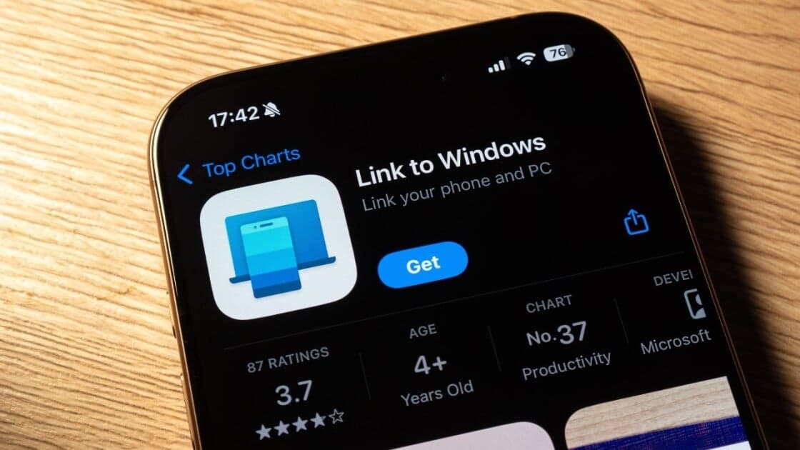 Stop Squinting at Your iPhone. Here's How to Use Apple Messages on a Windows PC